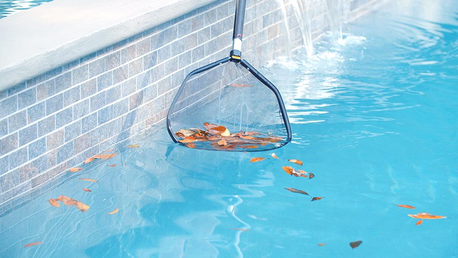 Pool cleaning in Pattaya