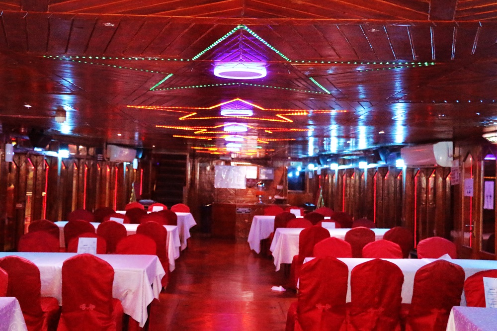 dhow dinner cruise