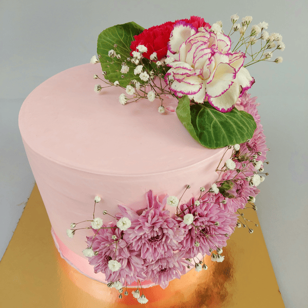 red velvet theme cake