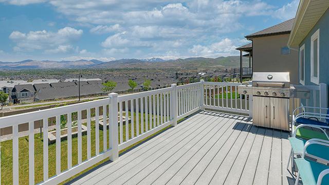 Maintenance and Care Tips for Long-Lasting Deck Railings