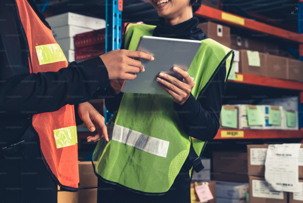 AI in Supply Chain and Logistics: 13 Best Examples