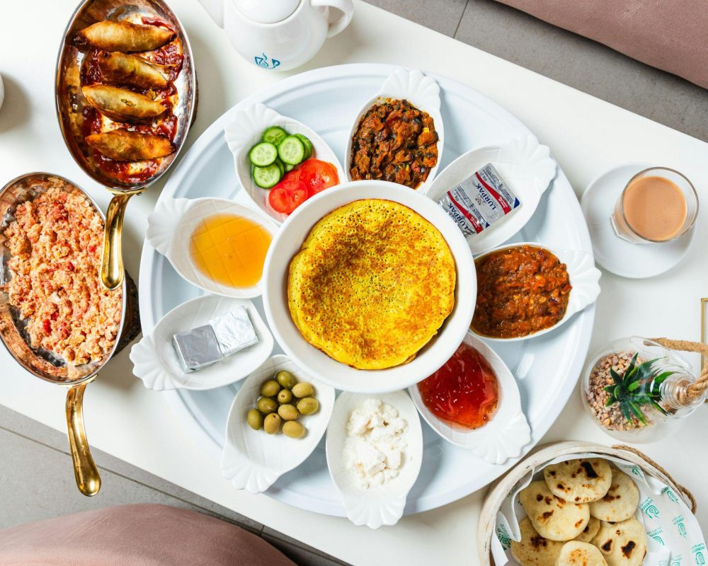 Foodie’s Guide to a Dubai City Tour: Where to Eat & What to Taste