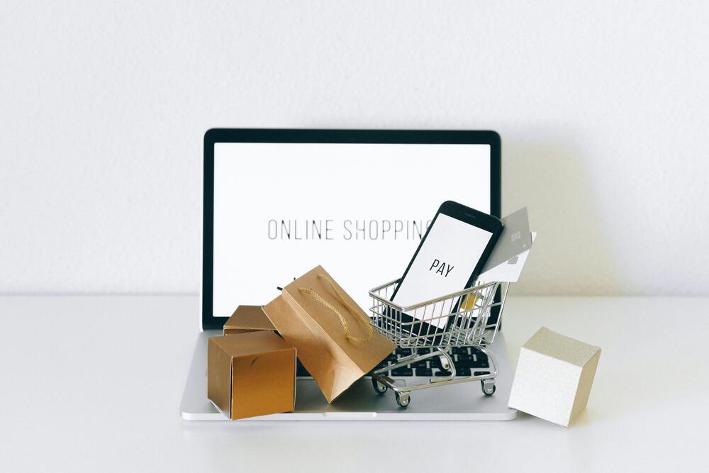 Benefits of Selling Online vs. Traditional Shops