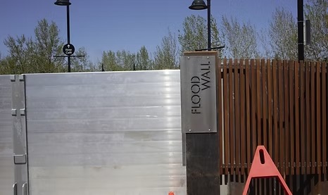 Permanent vs. Temporary: Choosing the Right Flood Barrier Systems for Your Flood Masterplan 