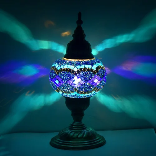 How to Pick Blue Lampshades for Table Lamps at Home?
