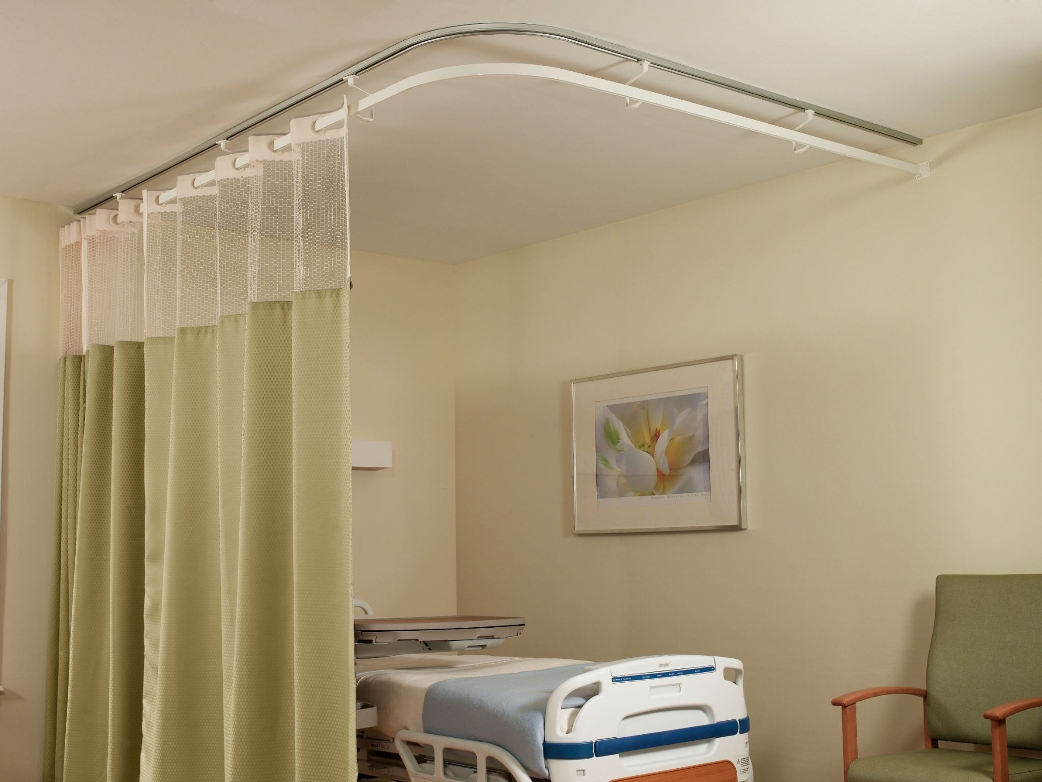 Full-Service Curtain Changeout: The Smarter Way to Manage Healthcare Privacy Curtains